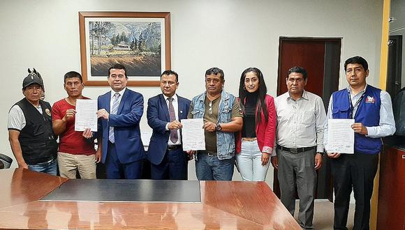 Ronderos firman acuerdo con la Región y levantan medida de lucha 