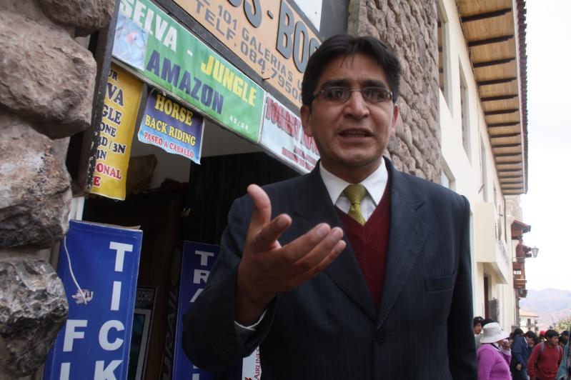 Procurador amplía denuncia a cinco más  