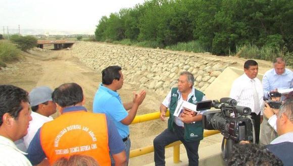 Alcaldes inspeccionan obras de reforzamiento en el Río Ica