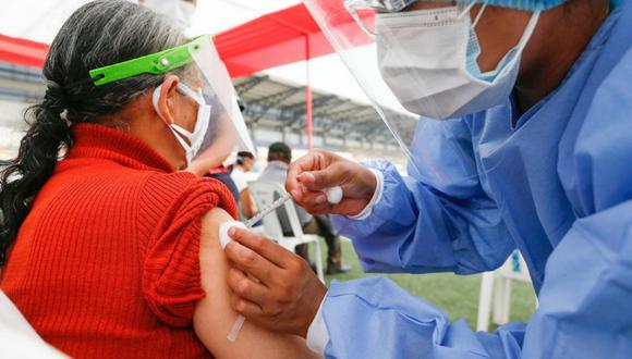 Las vacunas que actualmente se emplean en el país requieren de dos dosis para inmunizar a las personas.