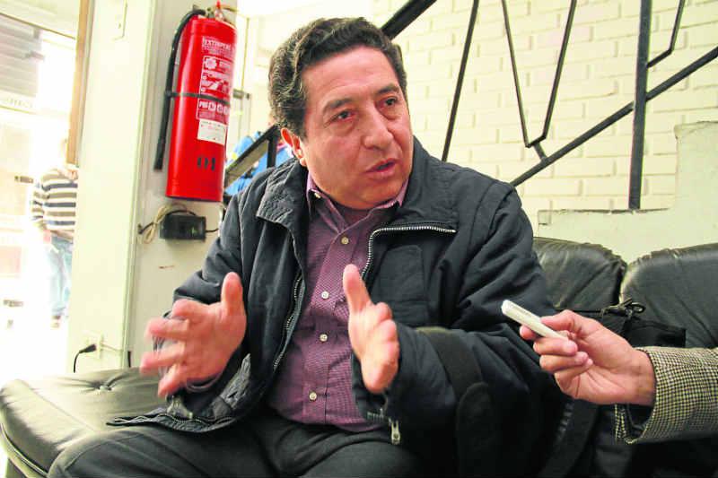 Pedro Morales señala que auditorio de palacio municipal se usa como un circo