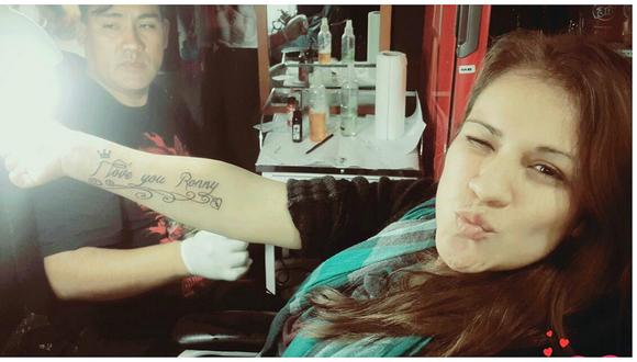 Ronny García: Karla Solf se tatúa el nombre de agresor de Lady Guillén en el brazo   