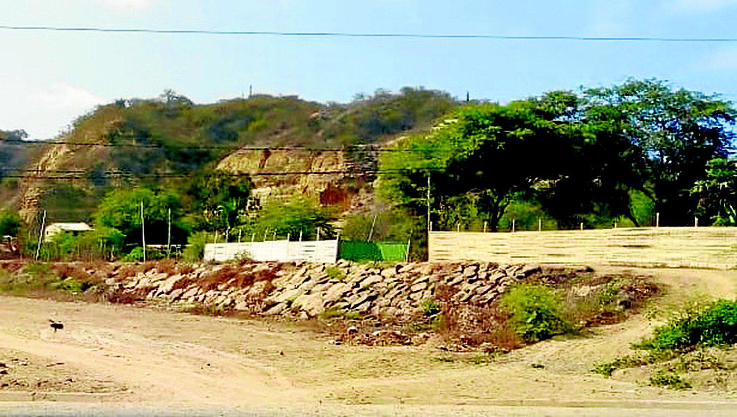 Piden la intervención del municipio por cerco que se ha hecho en quebrada 