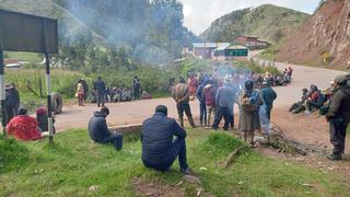 Cusco: pobladores bloquean vía alterna a la mina MMG Las Bambas (FOTOS)