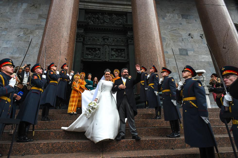 El heredero del último zar de Rusia, ejecutado por los bolcheviques, se casó este viernes en San Petersburgo en presencia de varios reyes de Europa. (Foto: Olga MALTSEVA / AFP)