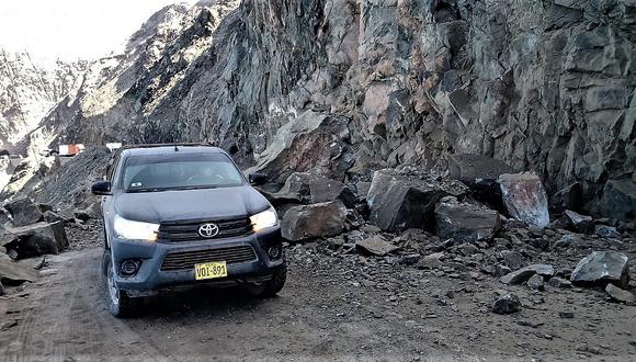 Panamericana Sur de Arequipa fue bloqueada por rocas