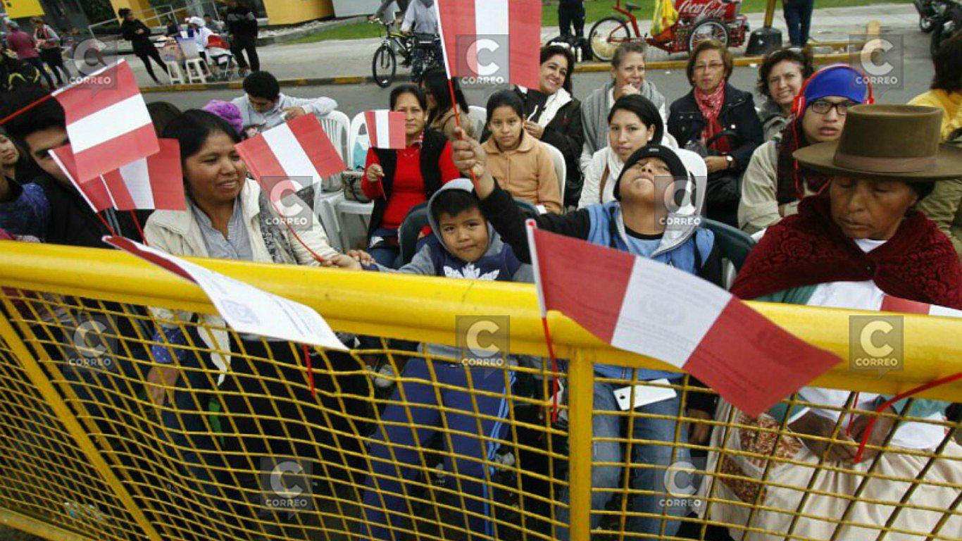 Parada Militar: Ambulantes ofrecen platos de las tres regiones (VIDEO)