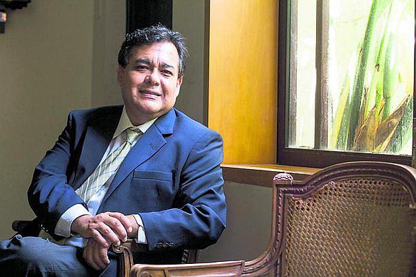 Hugo Pereyra sustentó investigación "De guerrero a mandatario"