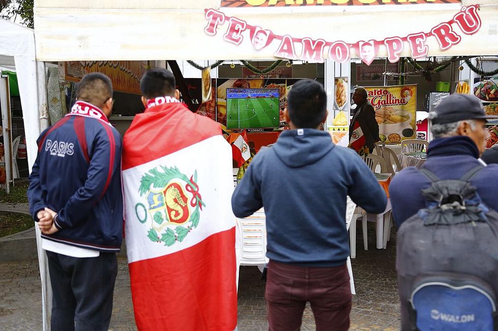 Hinchas remecieron el Nacional cantando el Himno con la Selección (VIDEO y GALERÍA) 