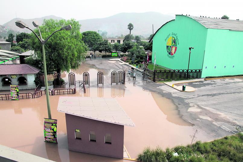 Zoológico de Huachipa inundado por desborde