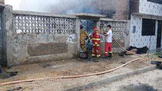 Incendio arrasa con vivienda de dos ancianos y terminan en la calle en Piura