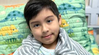 David, niño con leucemia aguda, necesita ayuda para viajar a España e iniciar su tratamiento