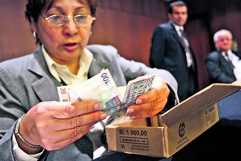 Dolarización cede en crédito hipotecario: Retrocedió 8% en 12 meses