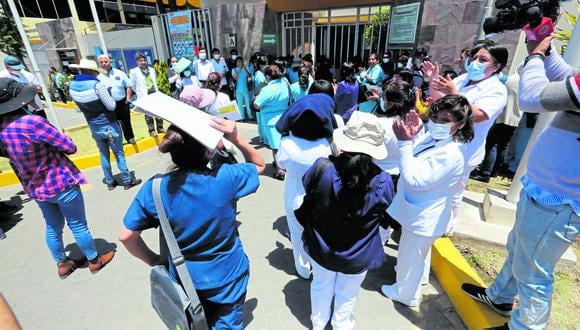 El gerente de Salud dispuso que desde el 1 de diciembre los  trabajadores que fueron reasignados desde la periferia ocupen sus nuevos puestos de trabajo en el Honorio. (Foto: GEC)