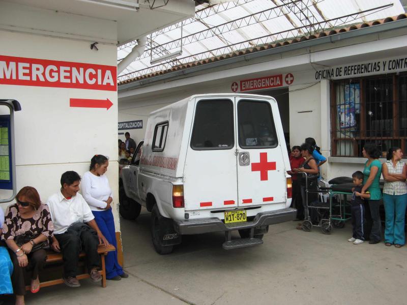 Taxista es herido de bala tras resistir a asalto