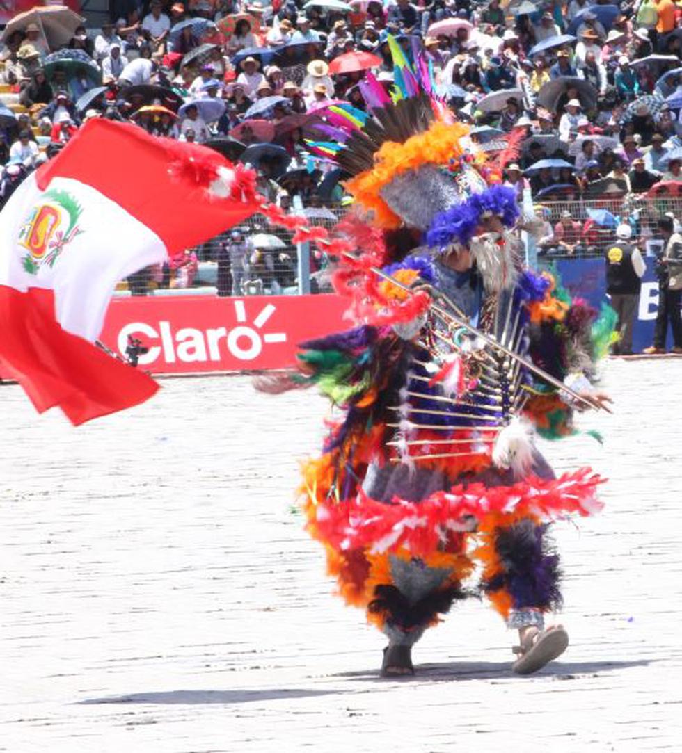 Candelaria: Vistosos trajes en parada folklórica (FOTOS)