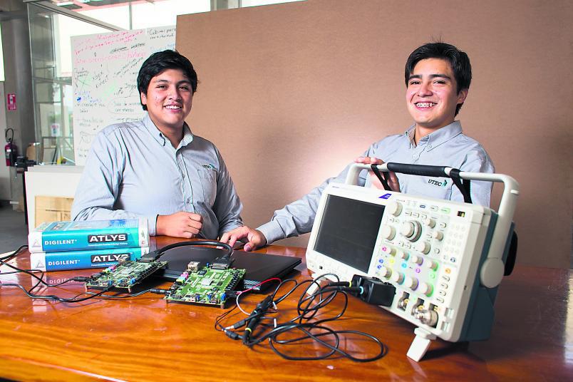 Giancarlo Patiño y Luis Sánchez son los genios de la electrónica