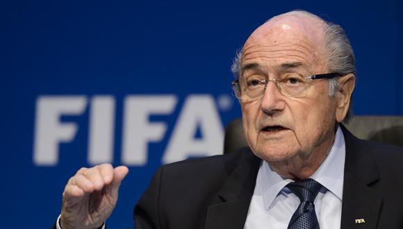 Joseph Blatter limita sus viajes hasta que "todo se haya aclarado"