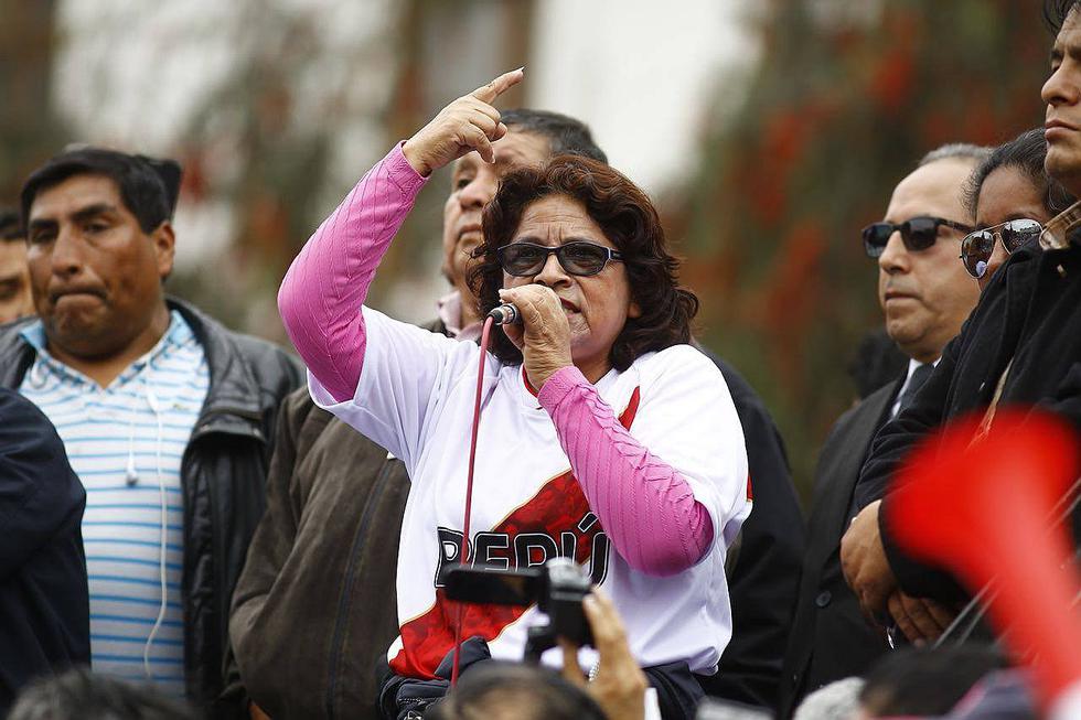 ​Vecinos y transportistas marchan hasta Plaza San Martín en contra del Corredor Morado (GALERÍA Y VÍDEO)