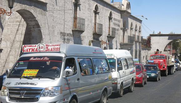 Transportistas de combis M-2 de Cayma piden ampliación de circulación