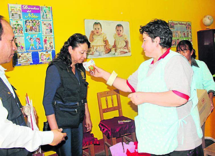 Proveedor de Qali Warma entrega galletas de quinua en mal estado en cuatro escuelas