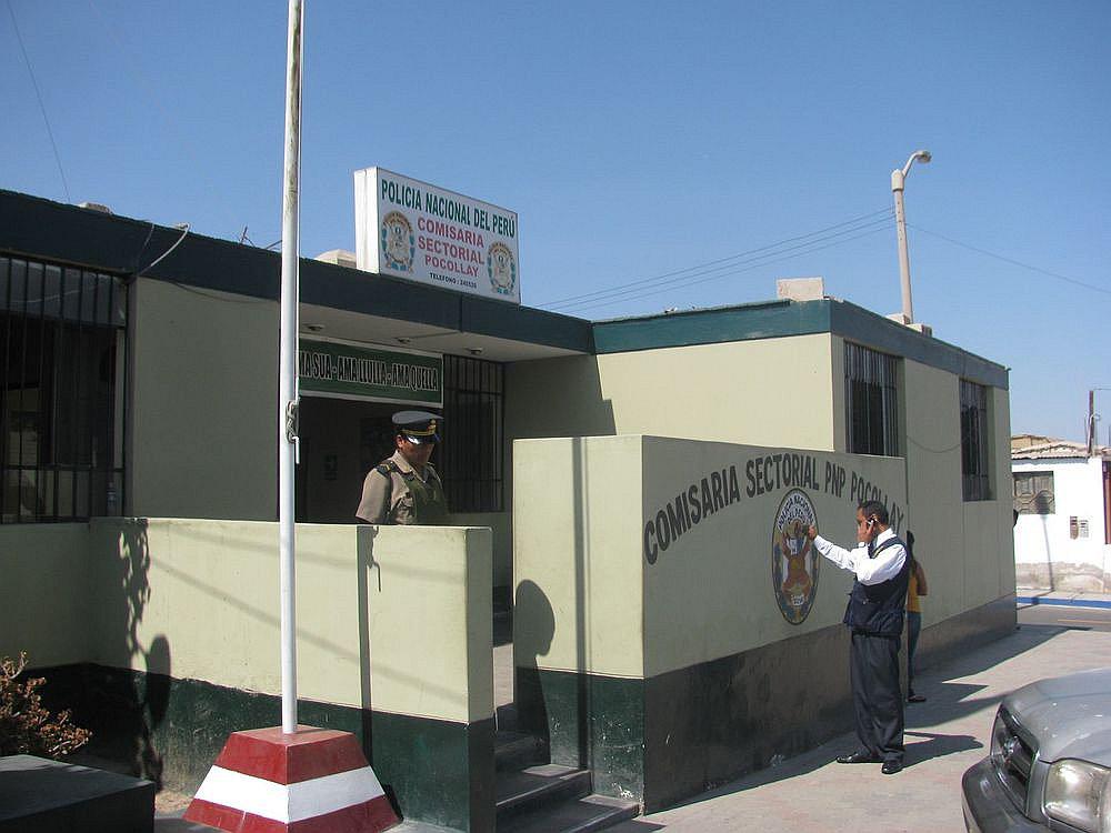 Mamá se enfrenta a asaltante de su hijo y lo entrega a la Policía