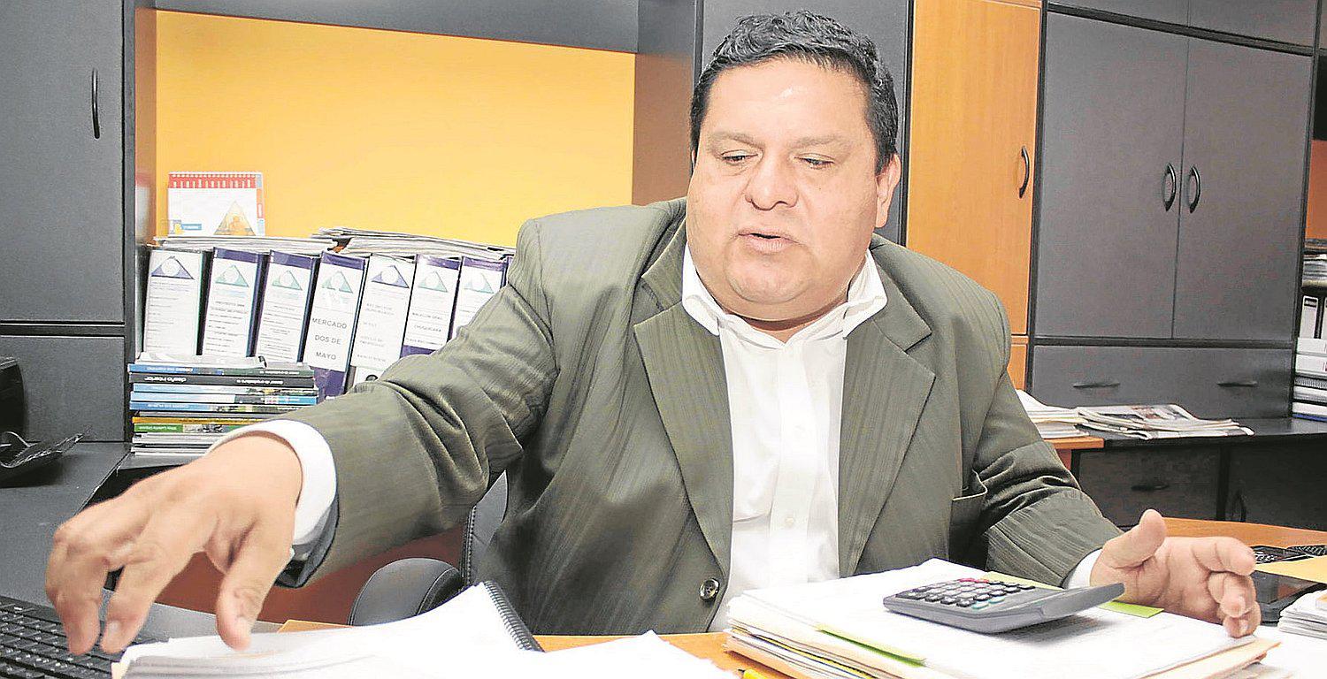 Fiscalía acoge denuncia por lavado contra Roberto Briceño 