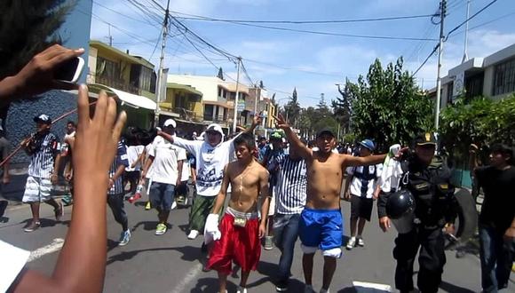 Barristas de Alianza Lima se enfrentan a tiros en Matute
