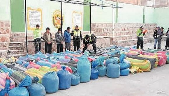 POLCAR incauta más de dos toneladas de hoja de coca en Juliaca 
