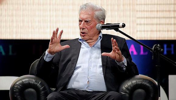 Mario Vargas Llosa llegó a Perú con equipo de TV que prepara documental sobre su vida 