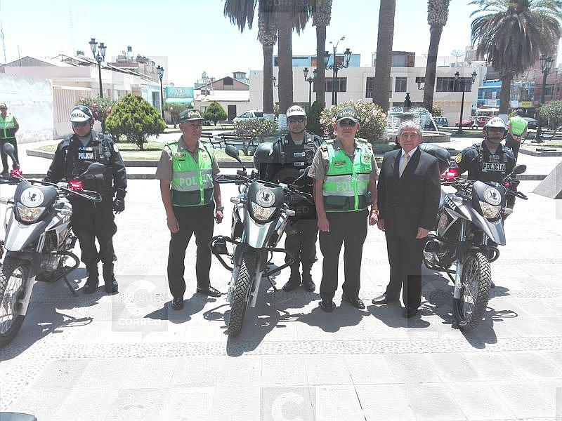 Asbanc entregó cuatro motocicletas a policía de Tacna