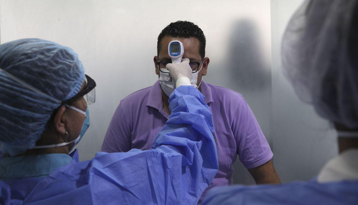 Se eleva a 12,491 la cifra de casos positivos de coronavirus en el Perú| AP Photo/Martin Mejia