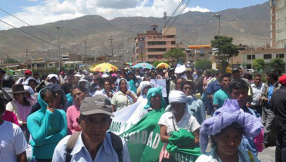 Productores de papa toman calles de Huánuco por caída de precios (VIDEO)