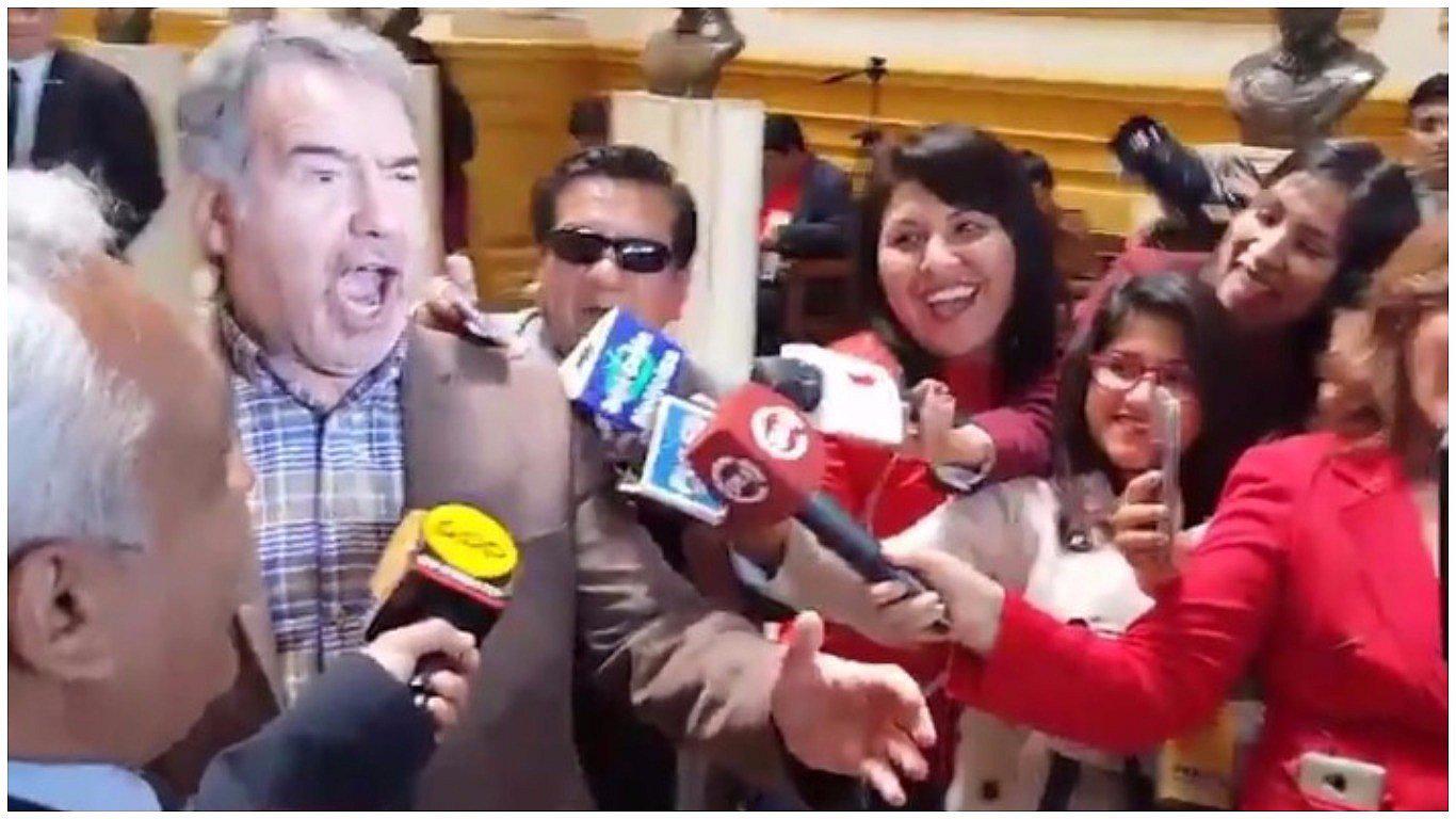 Perú vs Nueva Zelanda: Francesco Petrozzi vuelve a alentar a la selección cantando "Perú Campeón" (VIDEO)