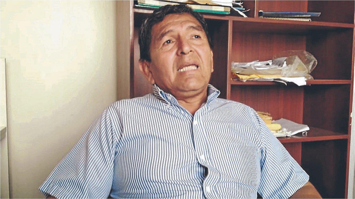 Hildebrando Antón: "Jimy Silva no tiene los reflejos para gestionar los recursos”