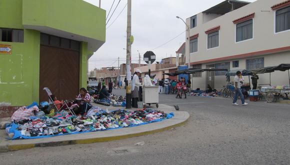 Concejo albarracino aprueba desalojo y decomiso de mercaderías a ambulantes