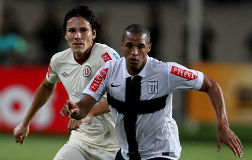 Universitario venció por 2-1 Alianza Lima