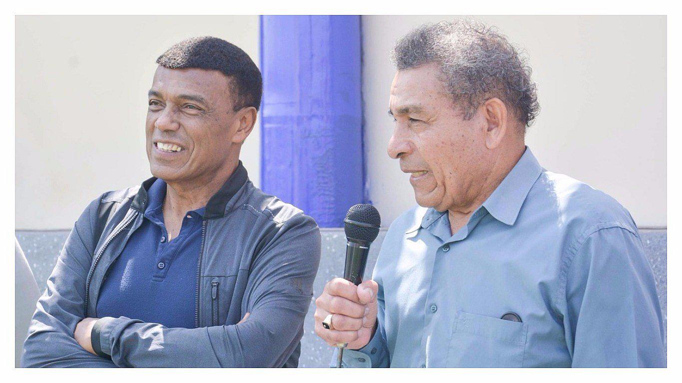 La Esperanza: El "Nene Cubillas" y Héctor Chumpitaz inauguran complejo recreativo 