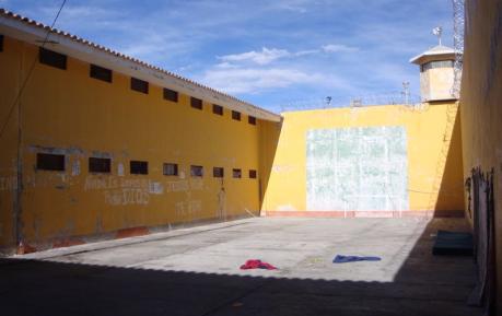 Ejército se suma a tareas de recaptura de presos de Challapalca