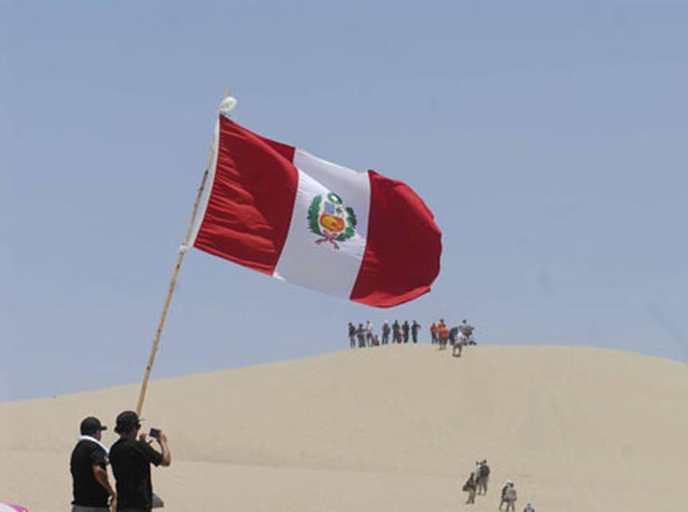 FOTOS del Dakar 2013 : Peterhansel y Barreda toman el mando en las dunas