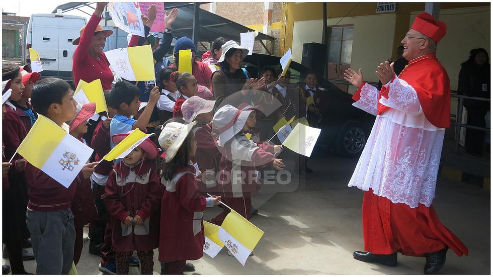 Cardenal Pedro Barreto protagoniza emotivo encuentro con niños (FOTOS)