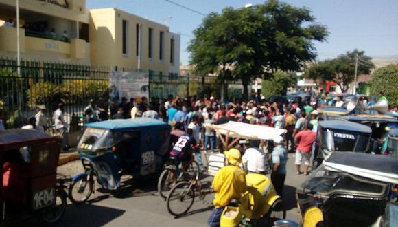 ​Casma: Mototaxistas marchan contra la municipalidad