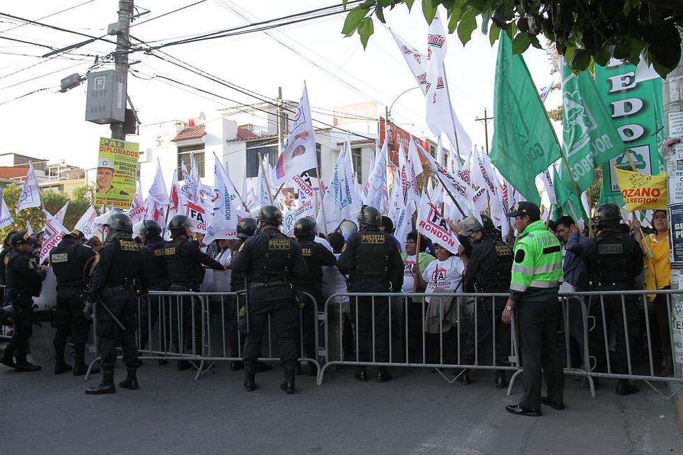 Portátiles presentes en el debate de candidatos al Gobierno Regional de Arequipa