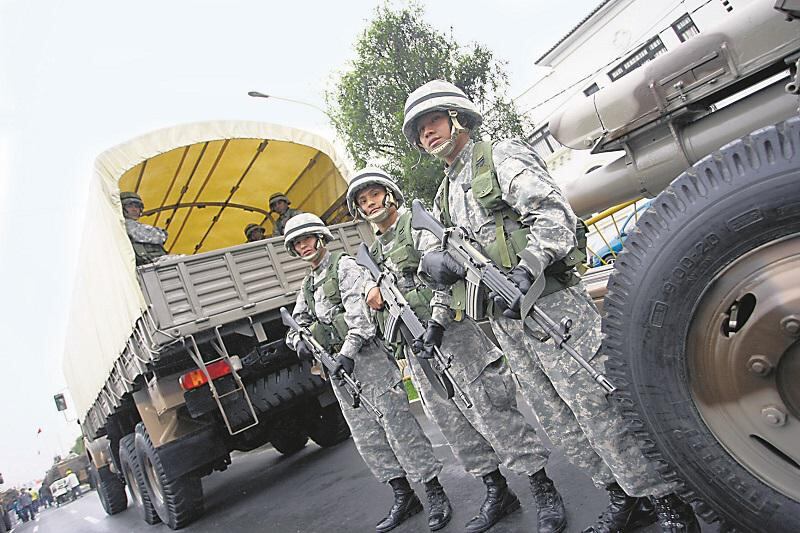 Gobernador del Callao: “Que la Marina asista a la población”