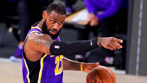 LeBron James firma dos años más por los Lakers (Foto: AP)