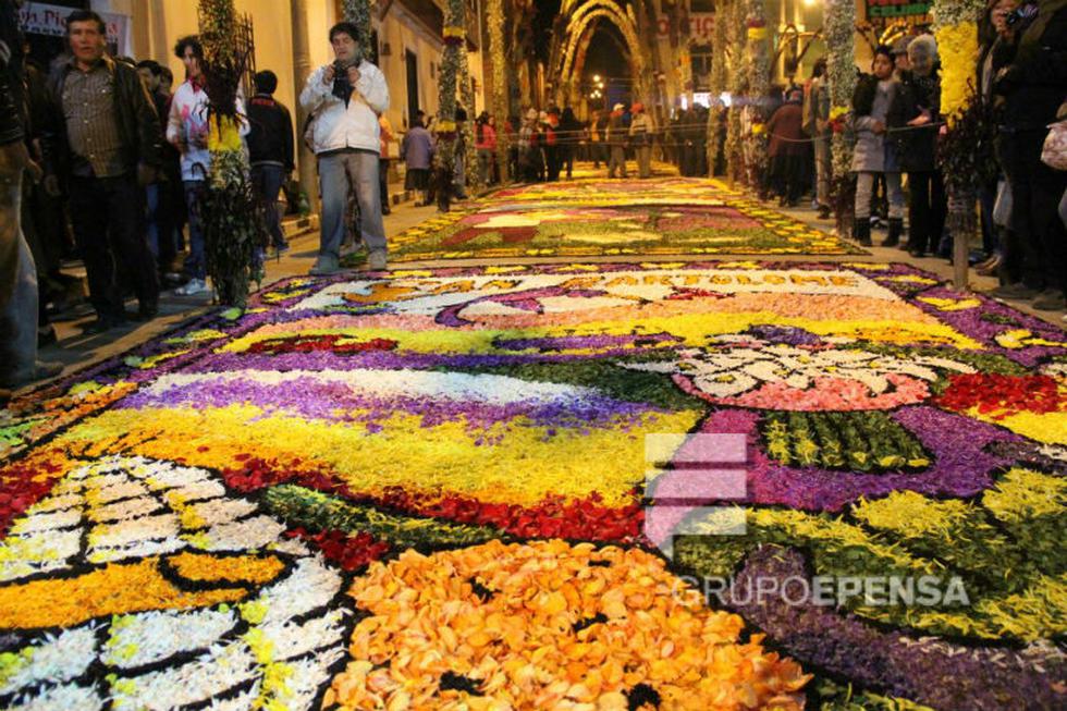 Tarma: Alfombras de flores reciben a Cristo Resucitado