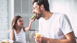 Día del padre: Recomendaciones para celebrar a papá sin salir de casa