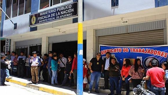 Apurímac: 200 trabajadores del Ministerio Público en huelga indefinida