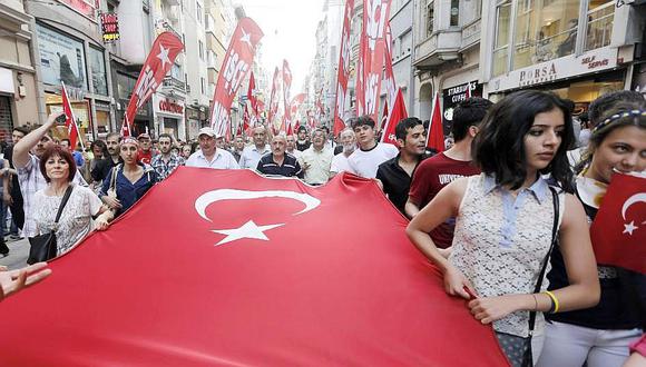 Turquía : 45 estudiantes condenados a prisión por manifestar contra Erdogan