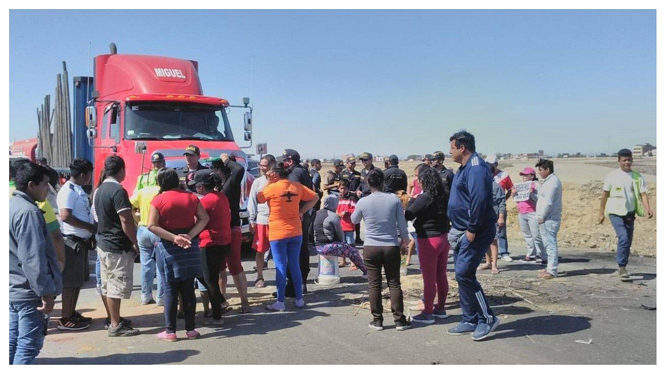 Talareños bloquean carretera por desabastecimiento de agua potable desde hace 15 días 